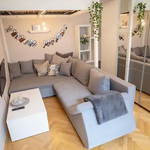 Cozy Modern Nest In The Heart Of With Netflix Apartment Wien